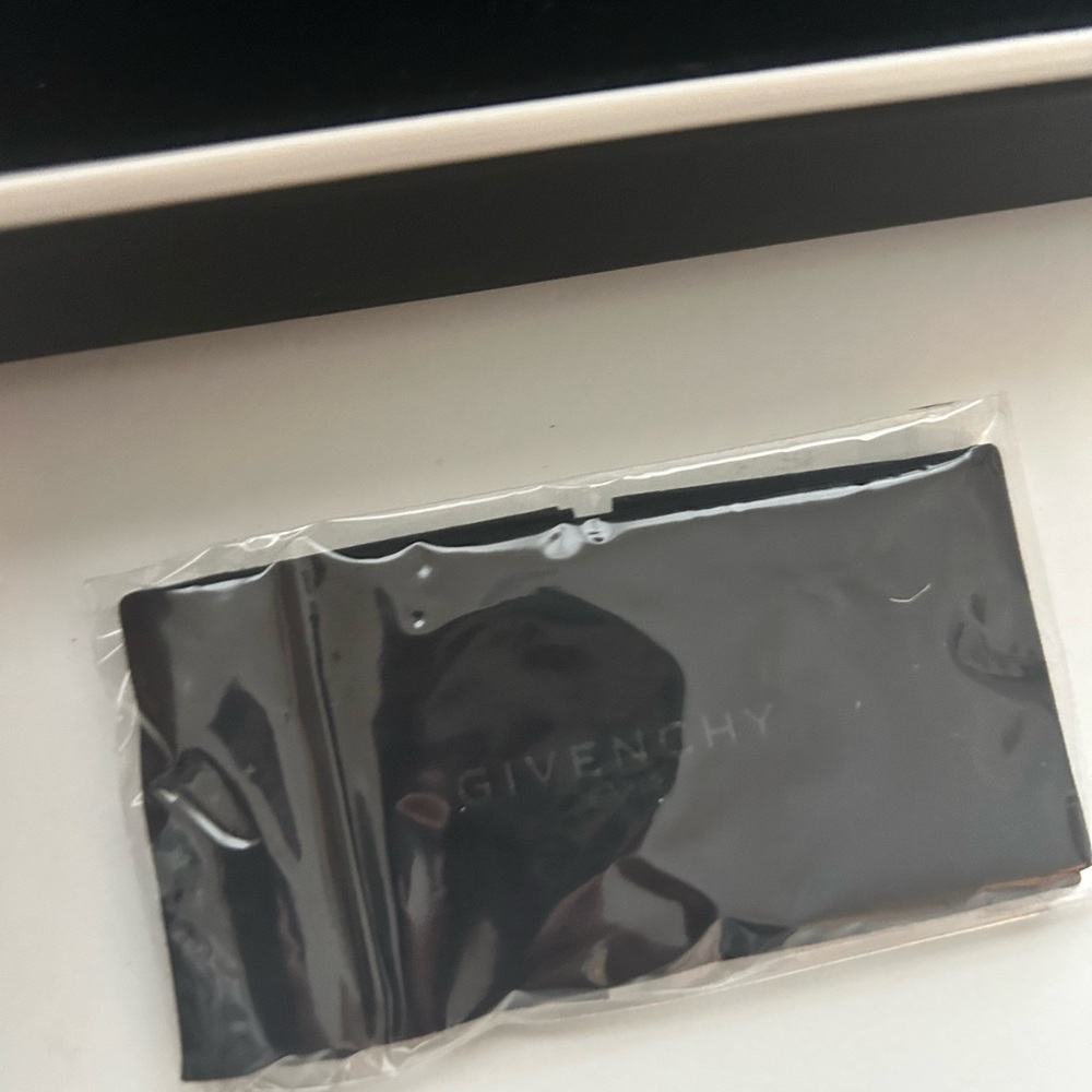 Givenchy Sunglasses Case - Picture 2 of 2